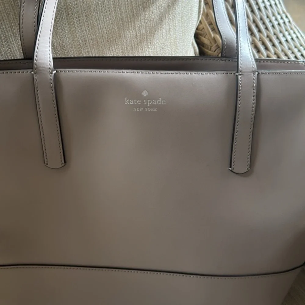 Kate Spade Rose/Pink shoulder purse. Barely used. - Picture 3 of 6